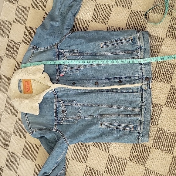 Levi's jean jacket - Picture 7 of 7